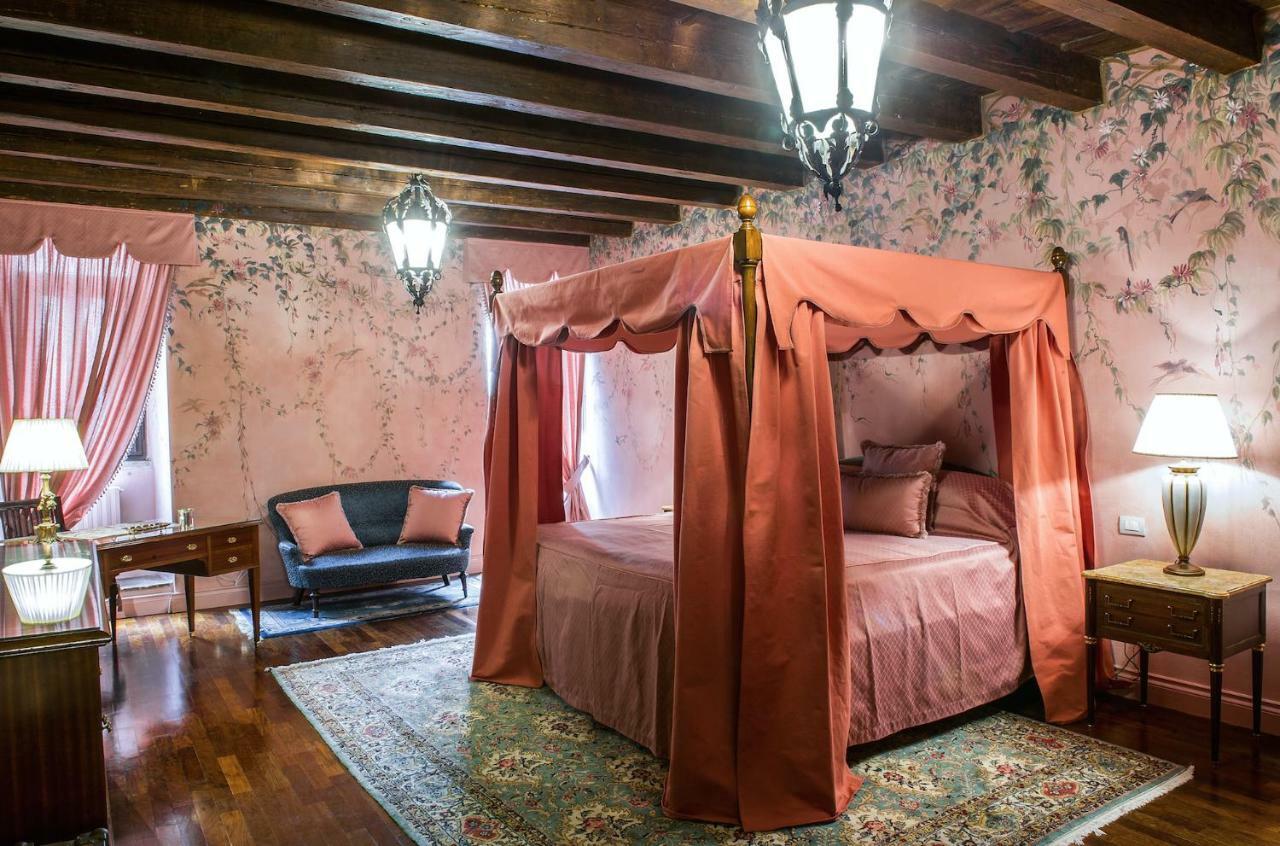 Casa Borsari Suite เวโรนา ภายนอก รูปภาพ